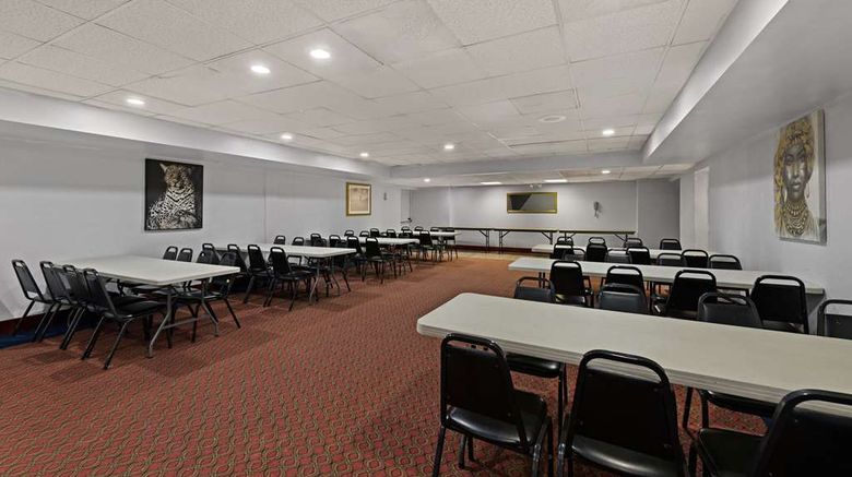 <b>Quality Inn Meeting</b>. Images powered by <a href="https://iceportal.shijigroup.com/" title="IcePortal" target="_blank">IcePortal</a>.
