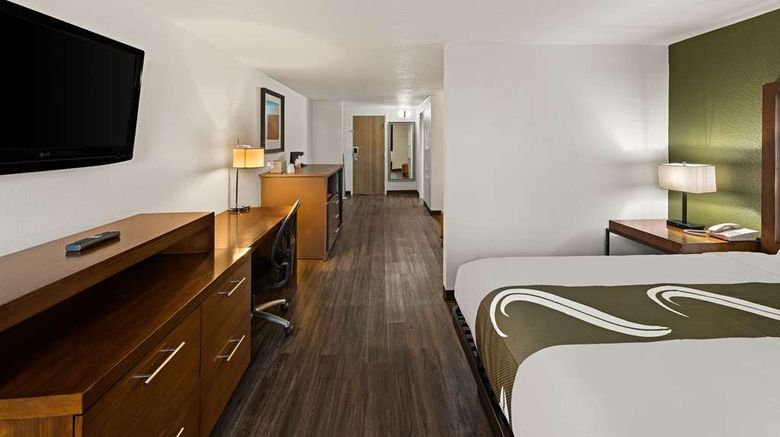 <b>Quality Inn Suite</b>. Images powered by <a href="https://iceportal.shijigroup.com/" title="IcePortal" target="_blank">IcePortal</a>.