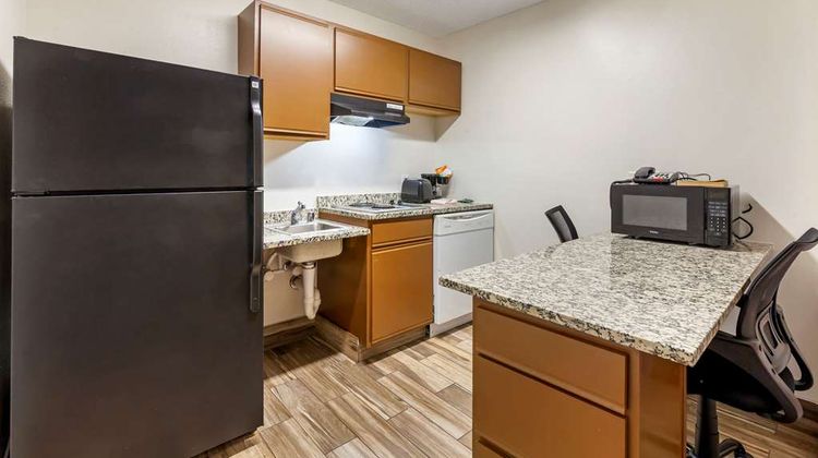 MainStay Suites Suite