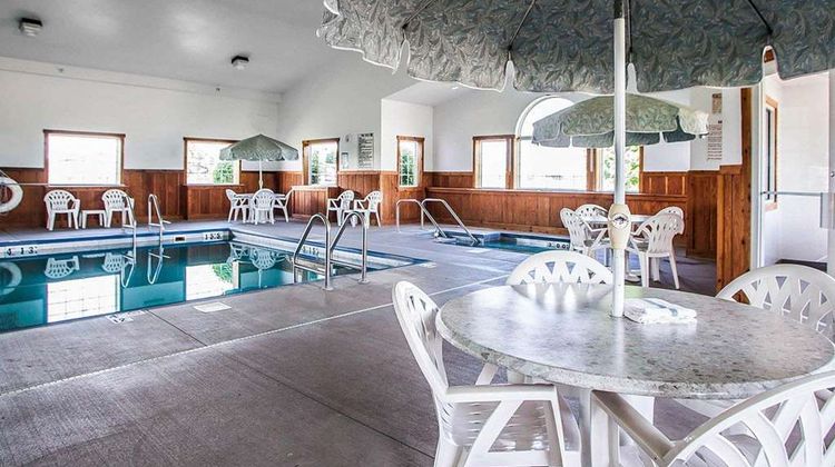 Quality Inn Pool