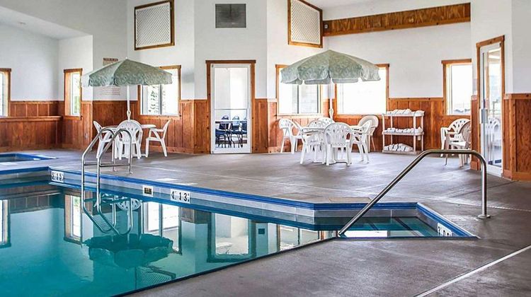 Quality Inn Pool