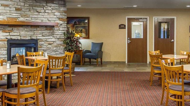 <b>Quality Inn & Suites Fort Madison Restaurant</b>. Images powered by <a href="https://iceportal.shijigroup.com/" title="IcePortal" target="_blank">IcePortal</a>.