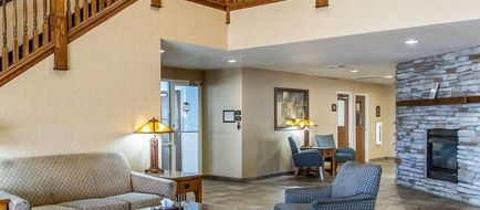 Quality Inn & Suites Fort Madison Lobby