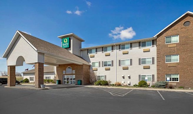 Quality Inn & Suites Fort Madison Exterior