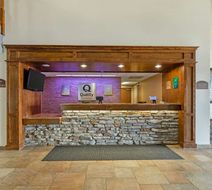 Quality Inn & Suites Fort Madison Lobby