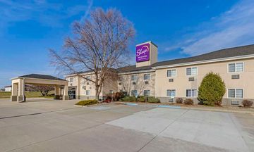 Sleep Inn and Suites Charles City