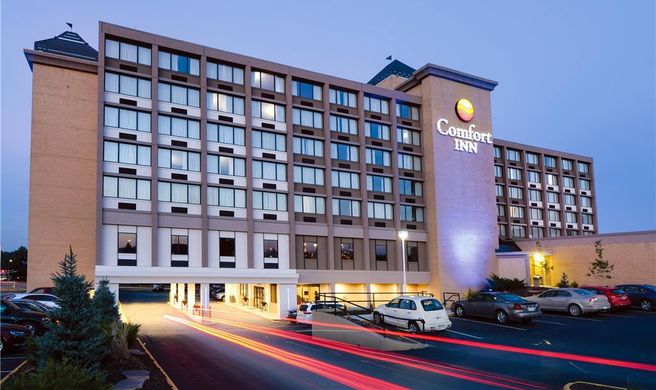 Comfort Inn & Suites Event Center Exterior