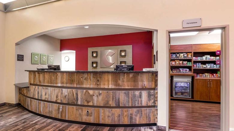 <b>Comfort Suites Lobby</b>. Images powered by <a href="https://iceportal.shijigroup.com/" title="IcePortal" target="_blank">IcePortal</a>.