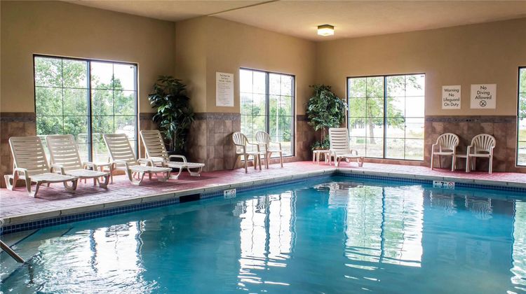 Econo Lodge Ankeny-Des Moines Pool