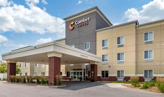 Comfort Suites Exterior