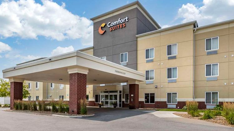 Comfort Suites Exterior