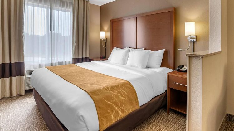 Comfort Suites Suite