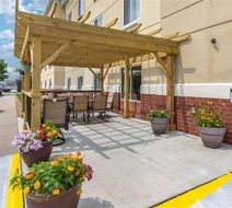 Comfort Suites Exterior