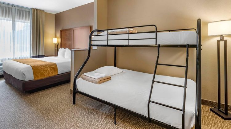 Comfort Suites Room