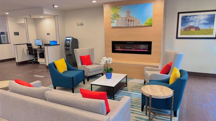 Comfort Suites Lobby