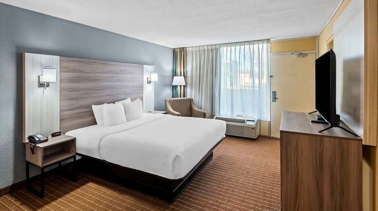 <b>Quality Inn Suite</b>. Images powered by <a href="https://iceportal.shijigroup.com/" title="IcePortal" target="_blank">IcePortal</a>.