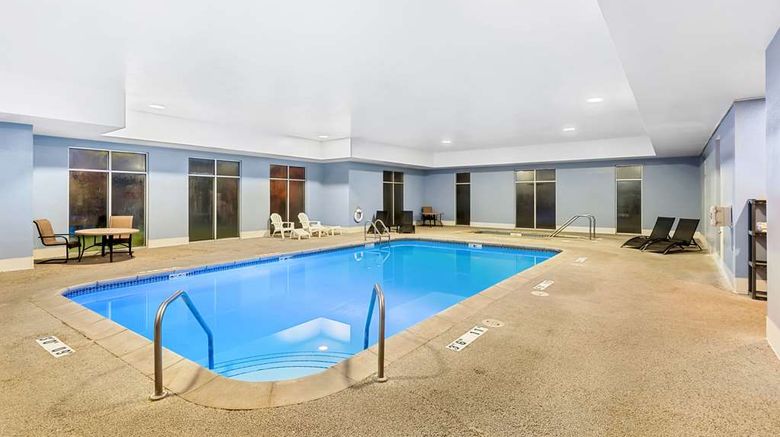 <b>Quality Inn Pool</b>. Images powered by <a href="https://iceportal.shijigroup.com/" title="IcePortal" target="_blank">IcePortal</a>.