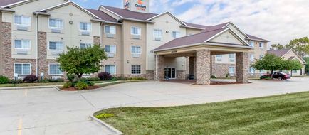 Comfort Suites Cedar Falls Exterior
