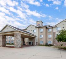 Comfort Suites Cedar Falls Exterior