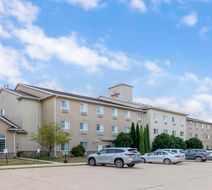 Comfort Suites Cedar Falls Exterior