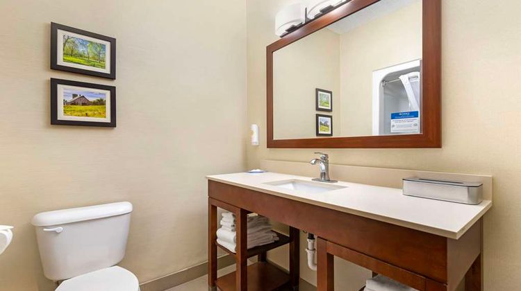 Comfort Suites Cedar Falls Room