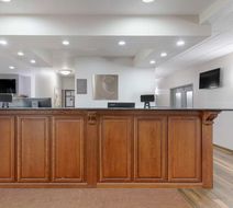 Comfort Inn & Suites Lobby