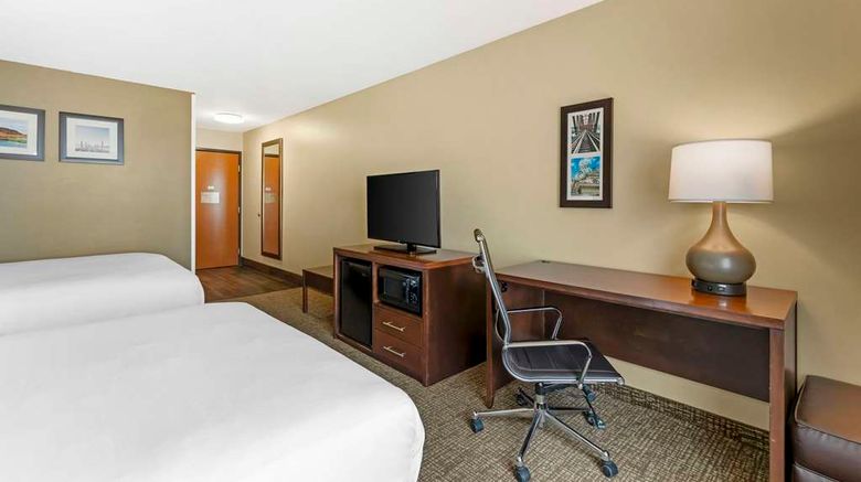 <b>Comfort Inn & Suites Room</b>. Images powered by <a href="https://iceportal.shijigroup.com/" title="IcePortal" target="_blank">IcePortal</a>.