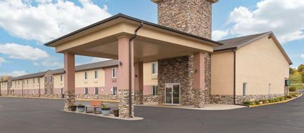 Quality Inn Exterior