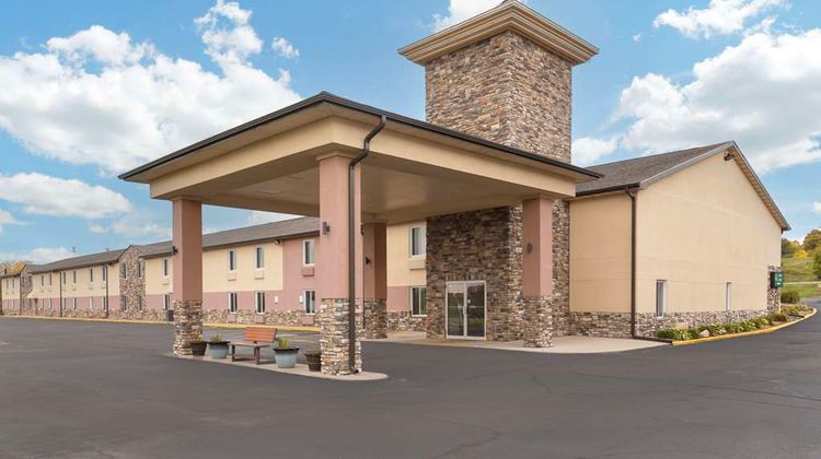 Quality Inn Exterior