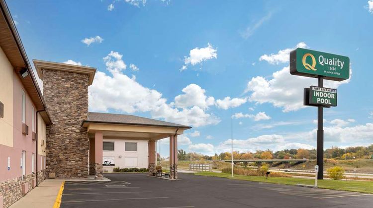 Quality Inn Exterior