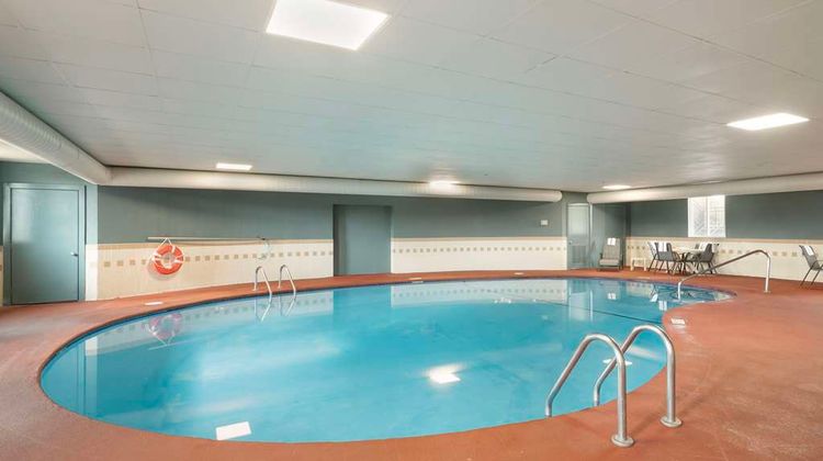 Quality Inn Pool