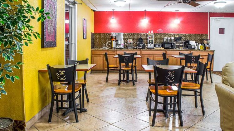 Econo Lodge Inn and Suites Walnut Restaurant