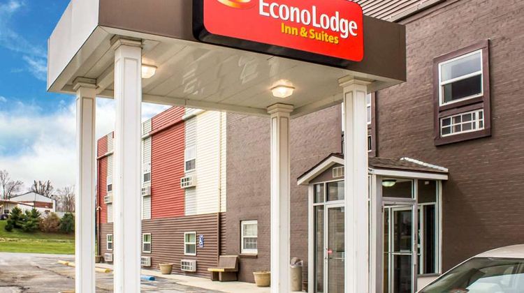 Econo Lodge Inn and Suites Walnut Exterior