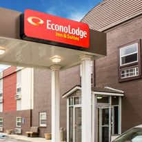 Econo Lodge Inn and Suites Walnut