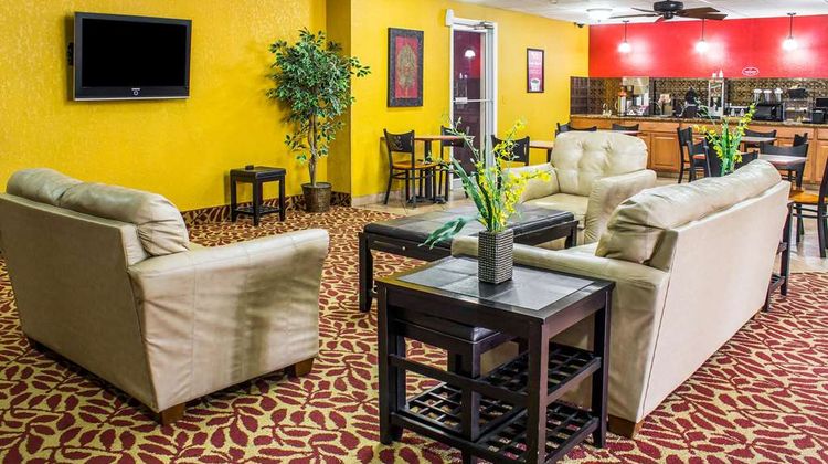 Econo Lodge Inn and Suites Walnut Lobby