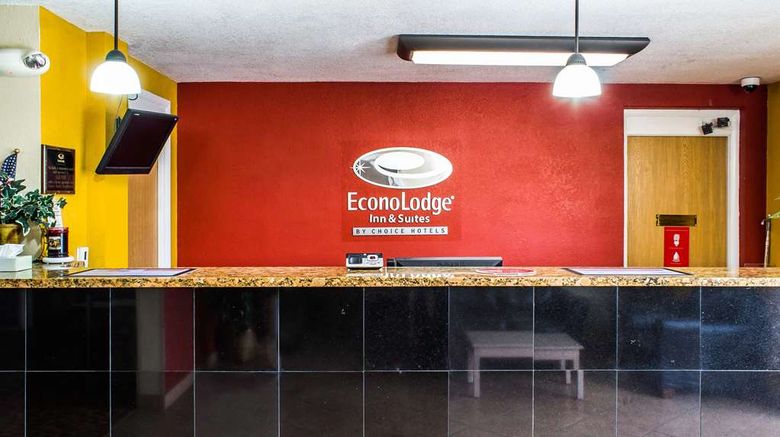 <b>Econo Lodge Inn and Suites Walnut Lobby</b>. Images powered by <a href="https://iceportal.shijigroup.com/" title="IcePortal" target="_blank">IcePortal</a>.