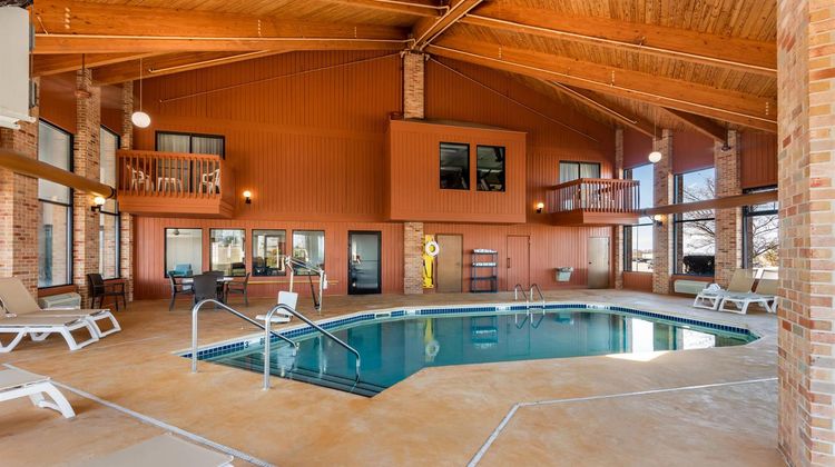 Quality Inn Waverly Pool