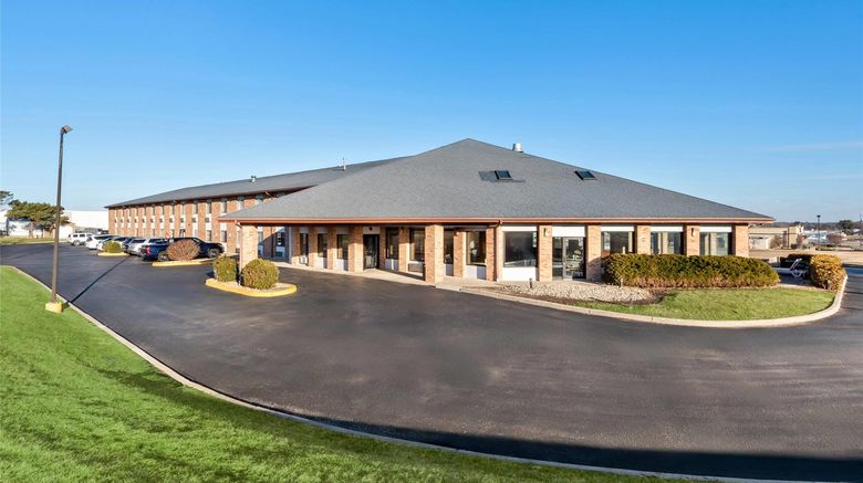 <b>Quality Inn Waverly Exterior</b>. Images powered by <a href="https://iceportal.shijigroup.com/" title="IcePortal" target="_blank">IcePortal</a>.