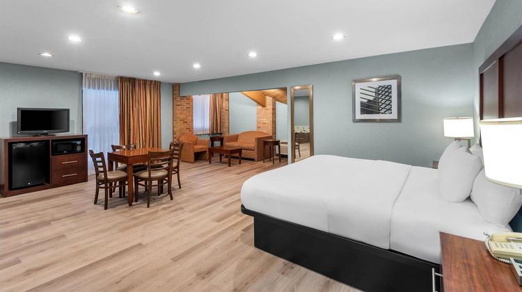 Quality Inn Waverly Suite