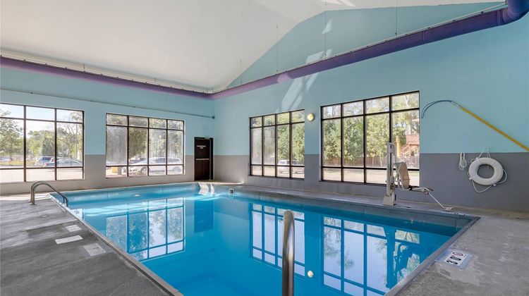 Econo Lodge Inn & Suites Pool