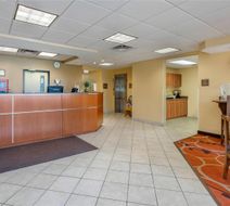 Econo Lodge Inn & Suites Lobby