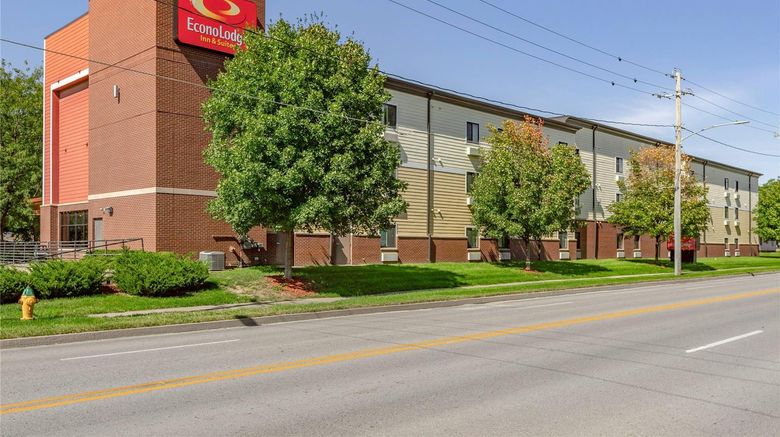 <b>Econo Lodge Inn & Suites Exterior</b>. Images powered by <a href="https://iceportal.shijigroup.com/" title="IcePortal" target="_blank">IcePortal</a>.