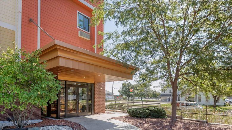 <b>Econo Lodge Inn & Suites Exterior</b>. Images powered by <a href="https://iceportal.shijigroup.com/" title="IcePortal" target="_blank">IcePortal</a>.