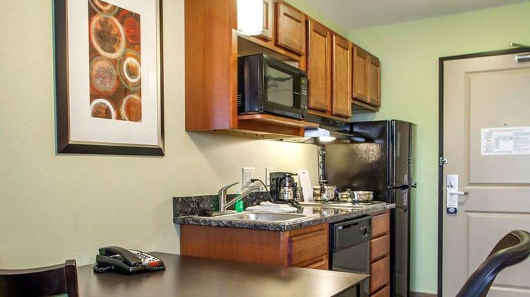 Suburban Studios Cedar Falls Room