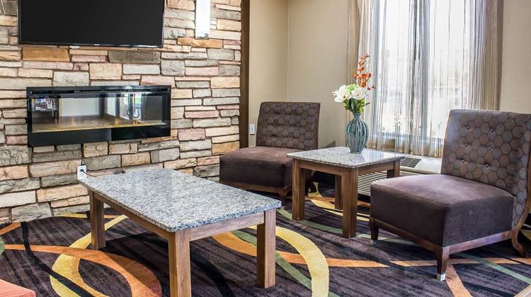 Comfort Inn & Suites Lobby