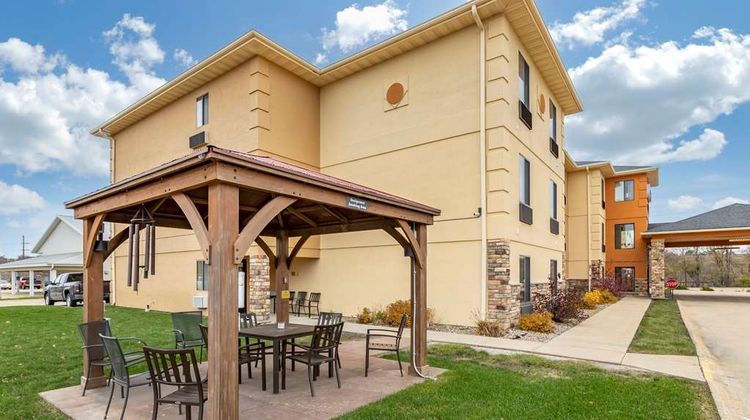 Comfort Inn & Suites Exterior
