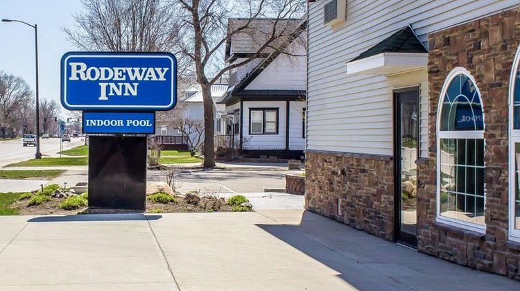 Rodeway Inn near Okoboji Lake Exterior