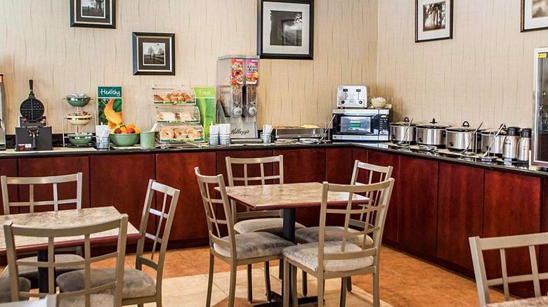 <b>Quality Inn and Suites Restaurant</b>. Images powered by <a href="https://iceportal.shijigroup.com/" title="IcePortal" target="_blank">IcePortal</a>.