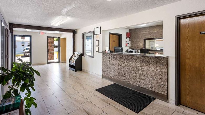 <b>Rodeway Inn Cedar Rapids Lobby</b>. Images powered by <a href="https://iceportal.shijigroup.com/" title="IcePortal" target="_blank">IcePortal</a>.