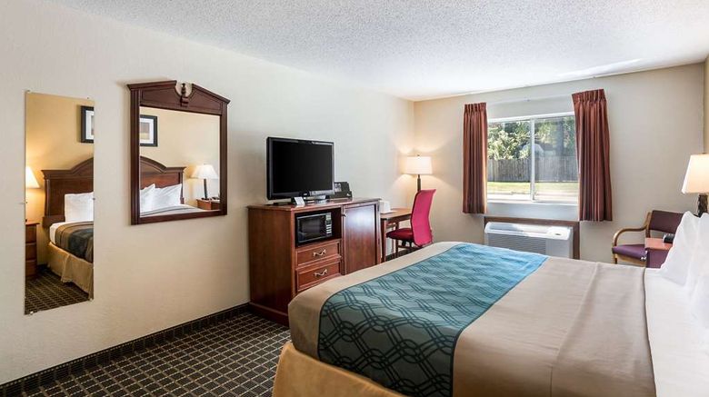 <b>Rodeway Inn Cedar Rapids Room</b>. Images powered by <a href="https://iceportal.shijigroup.com/" title="IcePortal" target="_blank">IcePortal</a>.